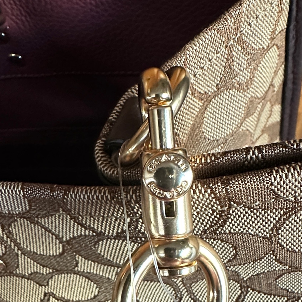 Coach Dempsey Signature Canvas Dempsey Carry All Bag with Hangtag. NWT - Picture 6 of 13
